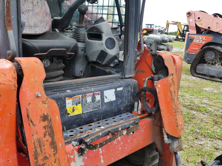2022-kubota-svl97-2-image-4