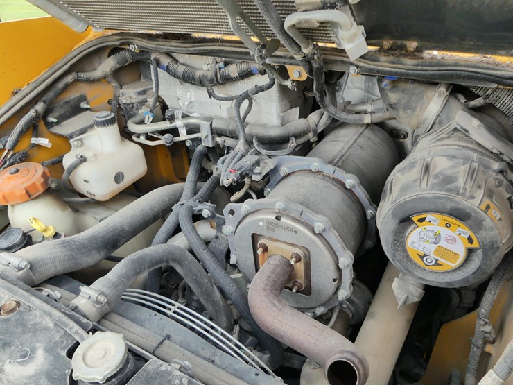 2023-deere-317g-image-9