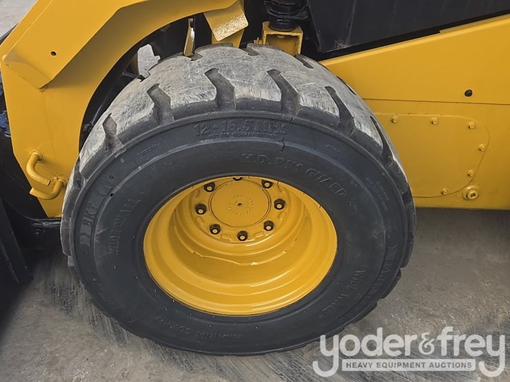 2018-caterpillar-262d-image-9