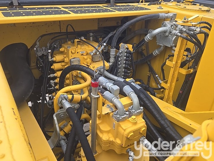 2022-komatsu-pc360-lc-11-image-33
