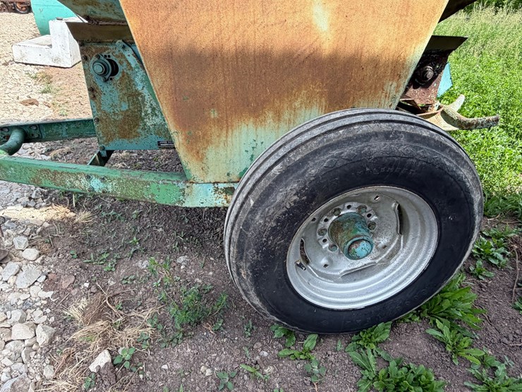 john-deere-301-image-8