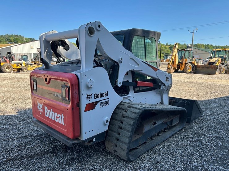 2019-bobcat-t740-image-4
