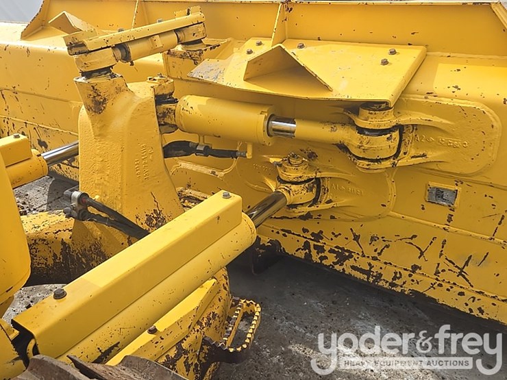 2022-komatsu-d61px-24-image-26