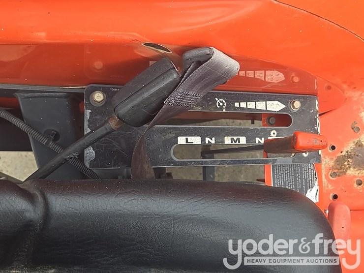 2019-kubota-l3901d-image-40