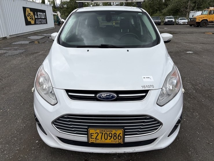 2016-ford-c-max-sel-hybrid-sedan-image-8