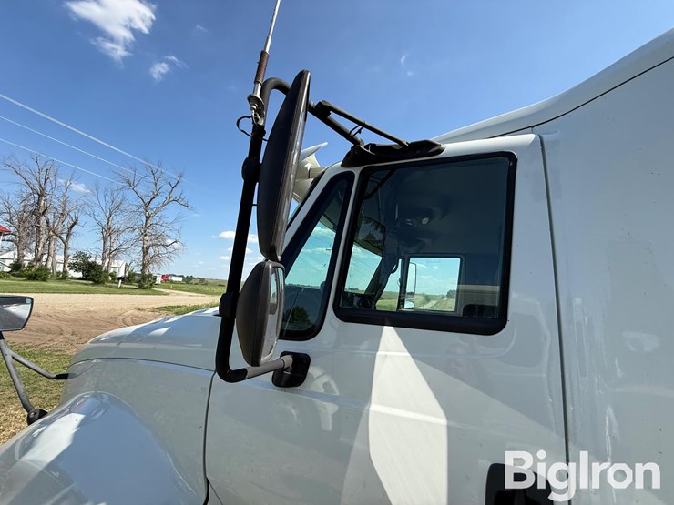 2015-international-prostar-image-13