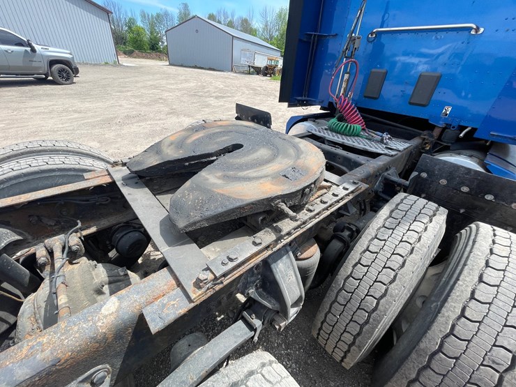 2015-kenworth-t680-image-31