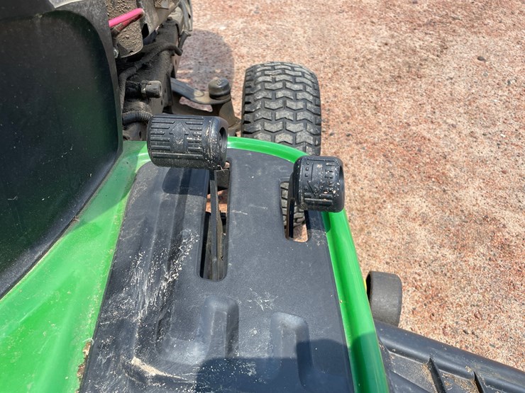 john-deere-e140-image-25