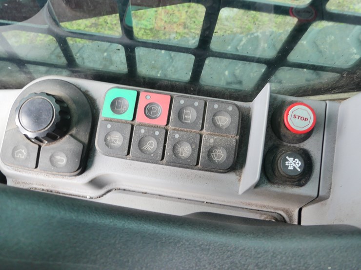 2023-kubota-svl75-3-image-15