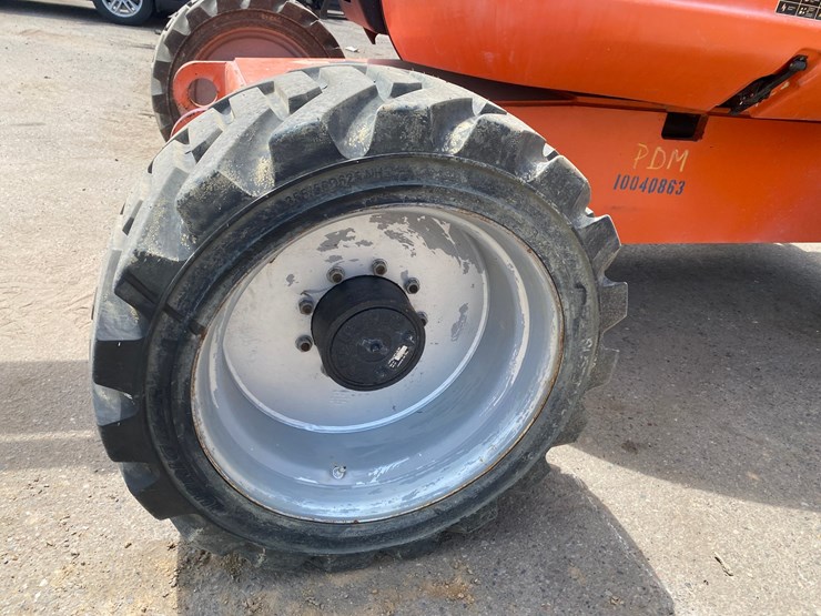2012-jlg-600aj-image-22