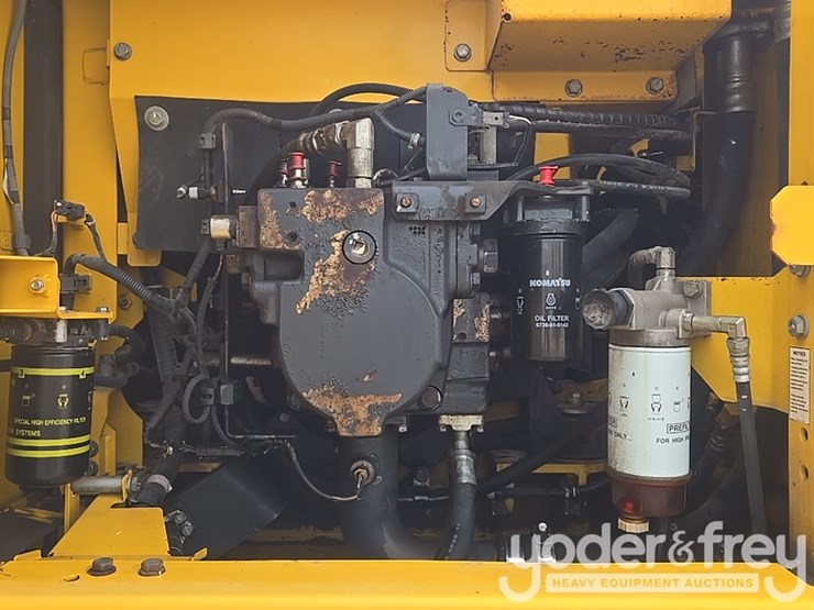 2017-komatsu-pc210-lc-11-image-35