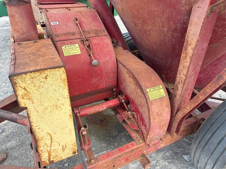 new-holland-353-image-7