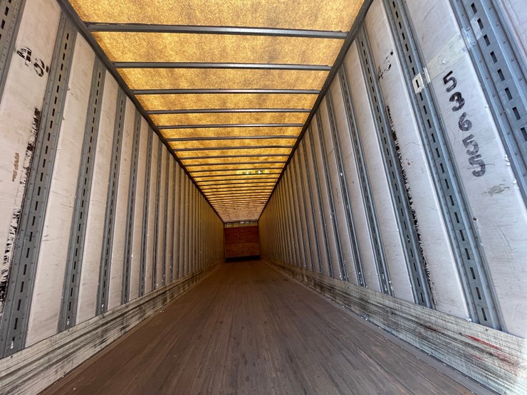 #412-•-2011-wonda-semi-trailer-(has-wi-title)-(denmark,-wi)-image-17