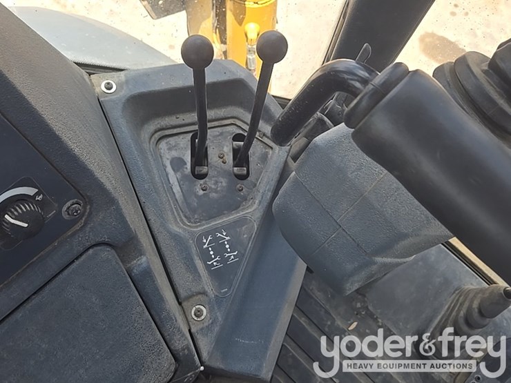 2020-deere-310sl-image-56