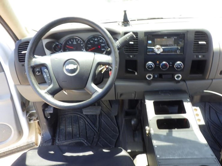 2013-chevrolet-2500hd-image-7