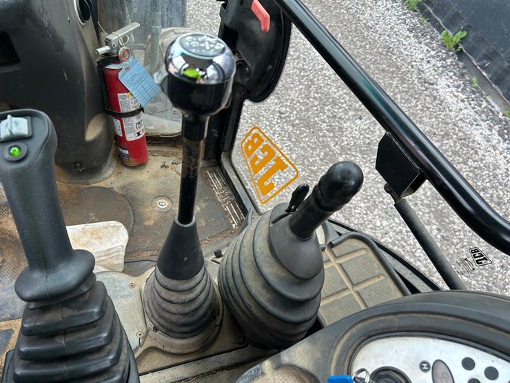 jcb-3cx14-image-27