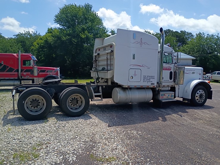 1998-peterbilt-379-image-12