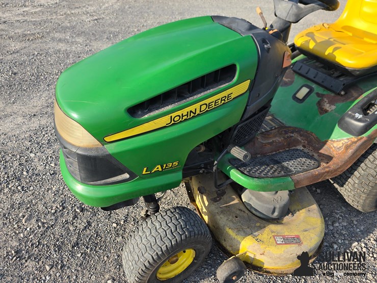 john-deere-la135-image-9
