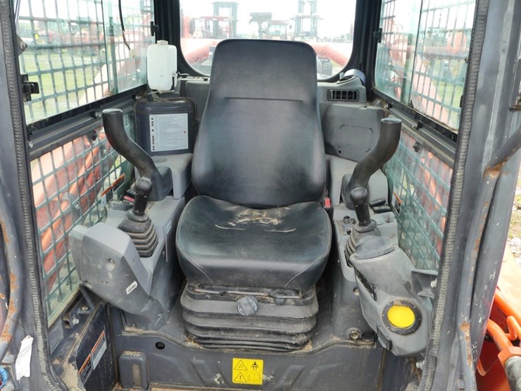 2016-kubota-svl95-2s-image-12