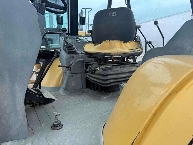 cat-426l-backhoe-image-11