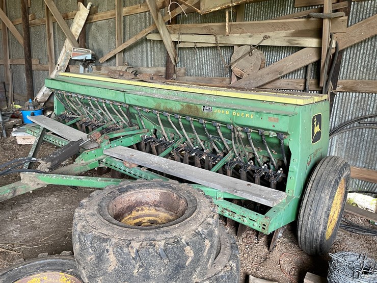 john-deere-8300-image-2