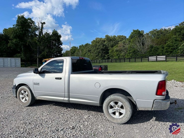 2017-dodge-1500-image-2