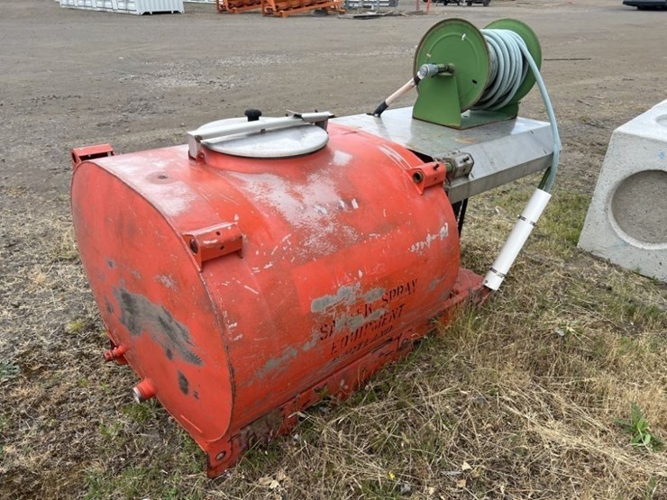 skid-mounted-tank-w/pump-&-hose-reel-image-4
