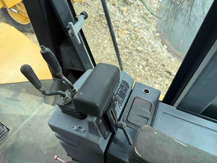 caterpillar-950g-image-29