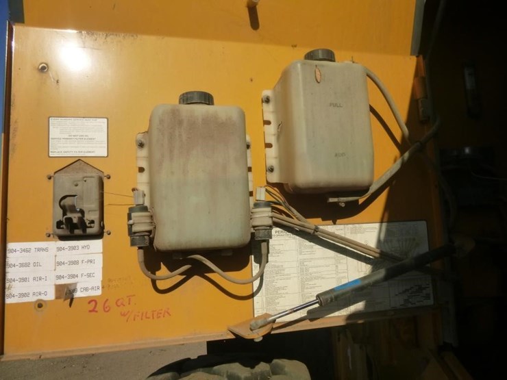 2005-deere-624j-image-37