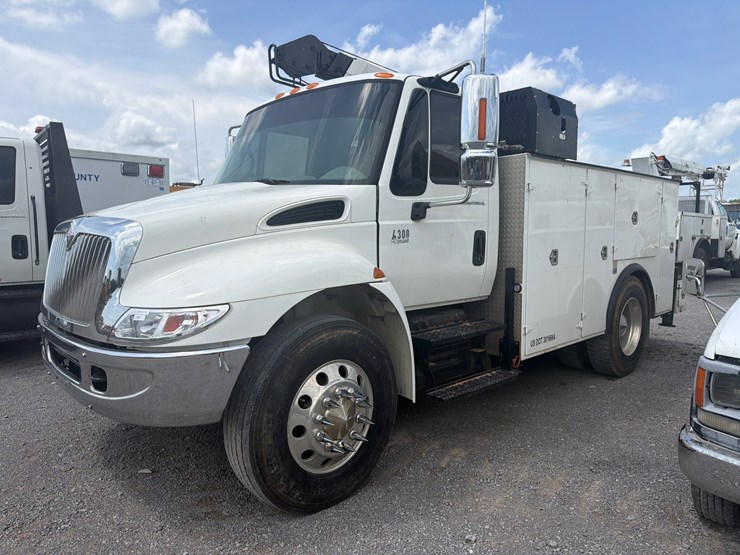 2004-international-durastar-4300-image-1
