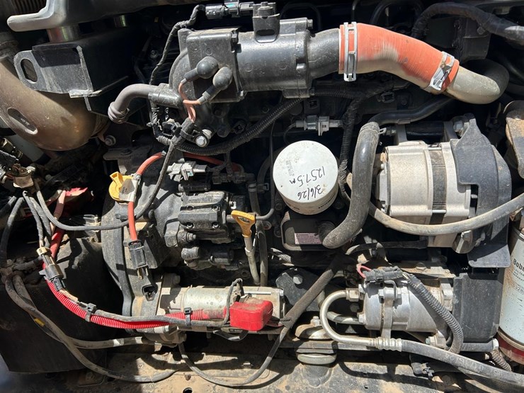 2024-bobcat-t770-image-15