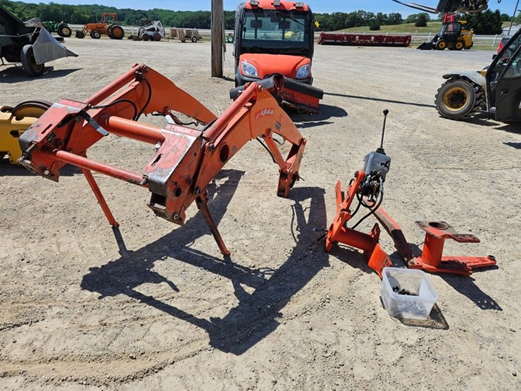 kubota-la844-image-9