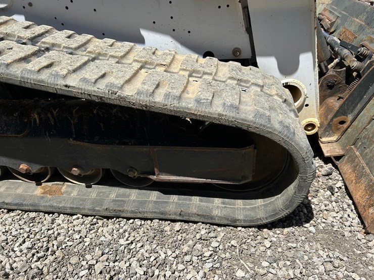 2022-bobcat-t770-image-14