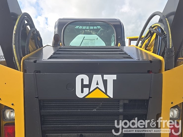 2018-caterpillar-262d-image-23