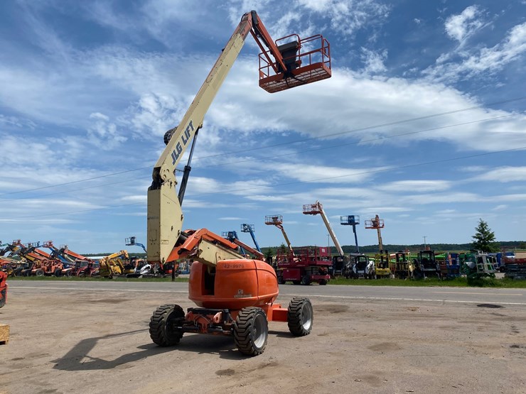 2012-jlg-600aj-image-42