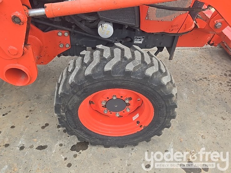 2019-kubota-l3901d-image-11