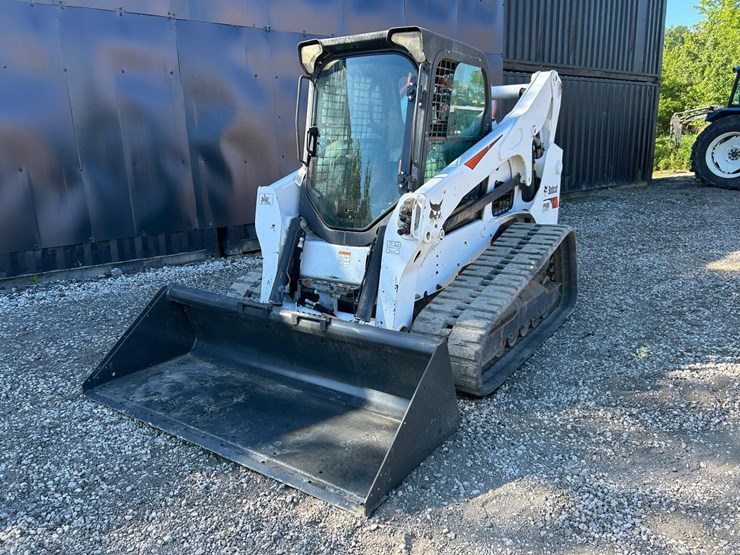 2019-bobcat-t740-image-8