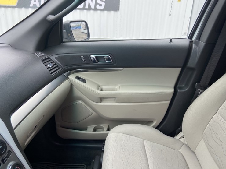 2013-ford-explorer-image-14