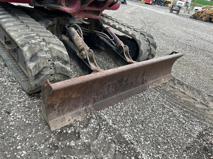 takeuchi-tb1140-image-9