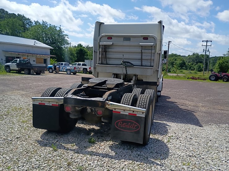 1998-peterbilt-379-image-10