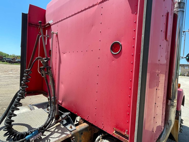 2004-kenworth-t800-image-35