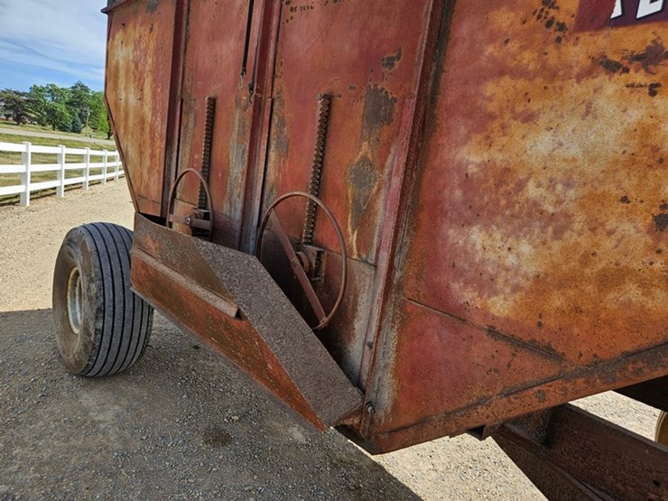 m&w-little-red-wagon-image-11