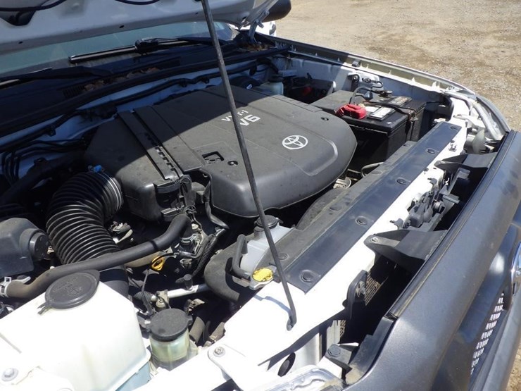 2013-toyota-tacoma-image-11