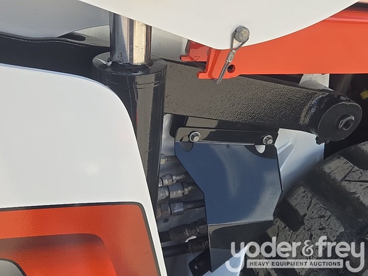 2021-bobcat-t66-image-30