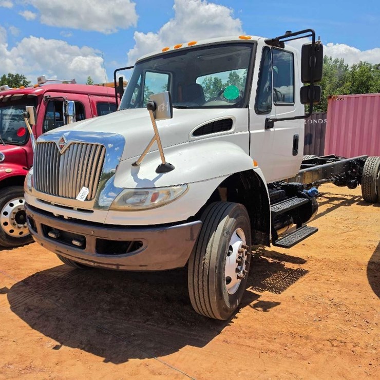 2016 INTERNATIONAL DURASTAR 4300
