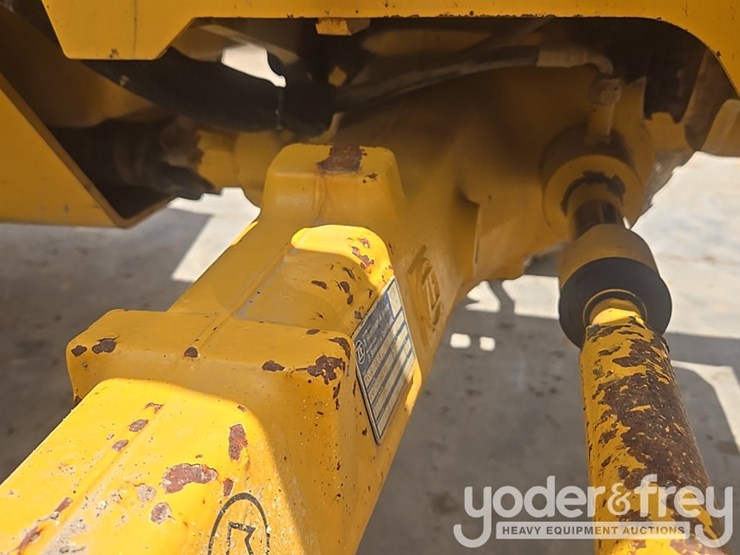 2020-deere-310sl-image-26