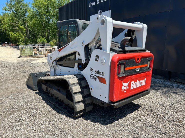 2022-bobcat-t770-image-2