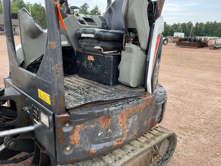2020-bobcat-e32i-image-33