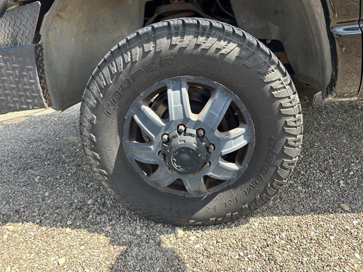 2004-dodge-ram-3500-image-10