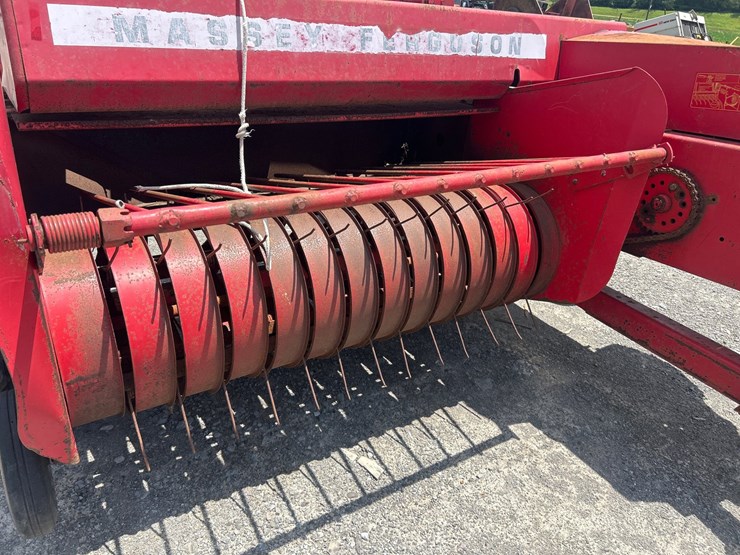 massey-ferguson-12-image-7